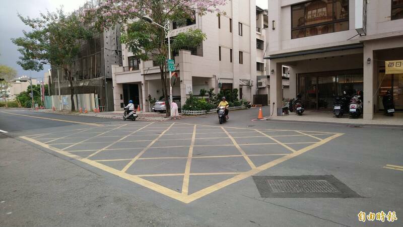 车身滞留网状线近半遭科技执法,女子认受道路壅塞、号志设计不合理提诉讼。示意图。(资料照) 车身滞留网状线近半遭科技执法,女子认受道路壅塞、号志设计不合理提诉讼。示意图。(资料照)