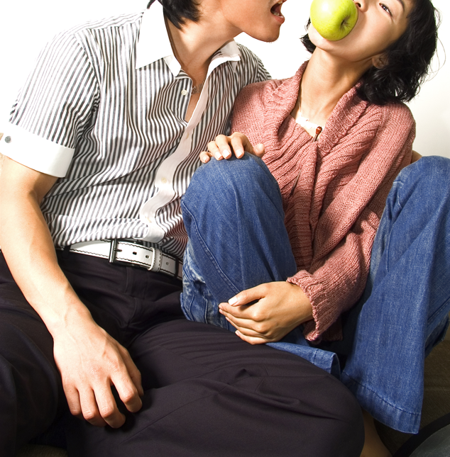 新北市林姓男子与妻子婚后约定「开放式关系」,林传讯息给外遇对象「我只有爱你」,让妻子无法忍受提告求偿百万。(情境照) 新北市林姓男子与妻子婚后约定「开放式关系」,林传讯息给外遇对象「我只有爱你」,让妻子无法忍受提告求偿百万。(情境照)