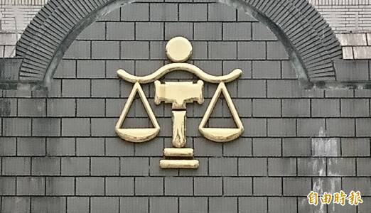 黄男用AI抢票程式买30张演唱会门票,冒用母亲资料登入拓元系统,台南地院判刑3月并没收笔电。示意图。(资料照) 黄男用AI抢票程式买30张演唱会门票,冒用母亲资料登入拓元系统,台南地院判刑3月并没收笔电。示意图。(资料照)