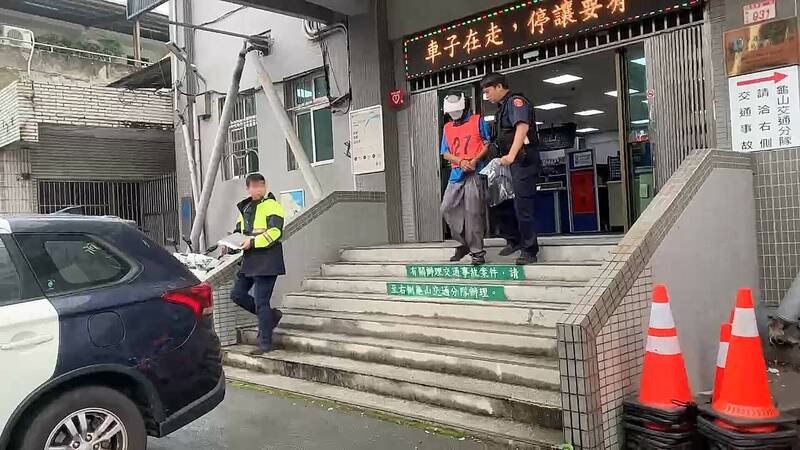 警方依恐吓公众罪将张男移送法办。（记者郑淑婷翻摄）