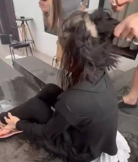 张姓毒犯囚禁罗女「鬼剃头」凌虐。（警方提供）