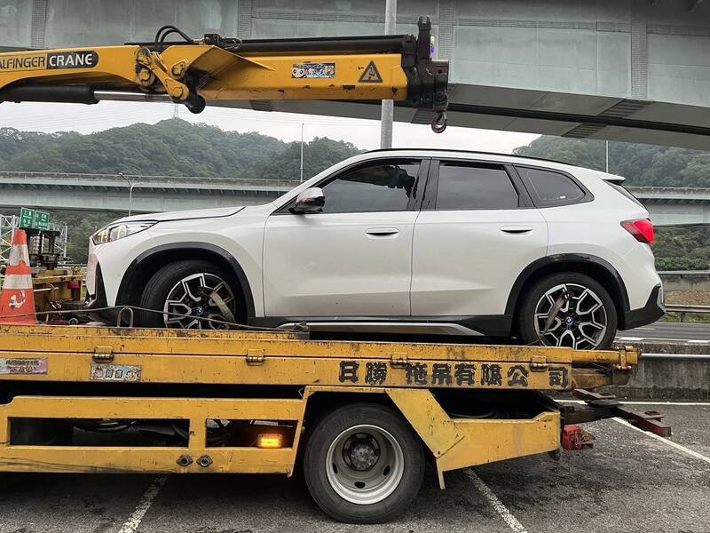 图为肇事BMW。（记者吴仁捷翻摄）
