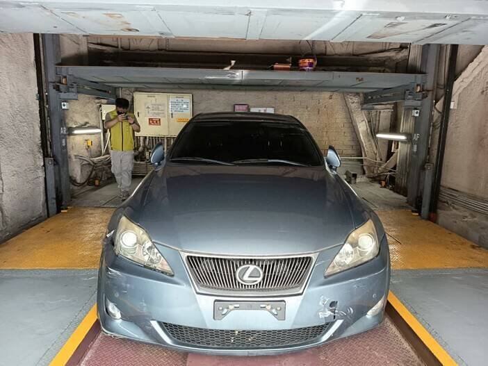 此次拍卖物品中还有LEXUS轿车。（行政执行署宜兰分署提供）