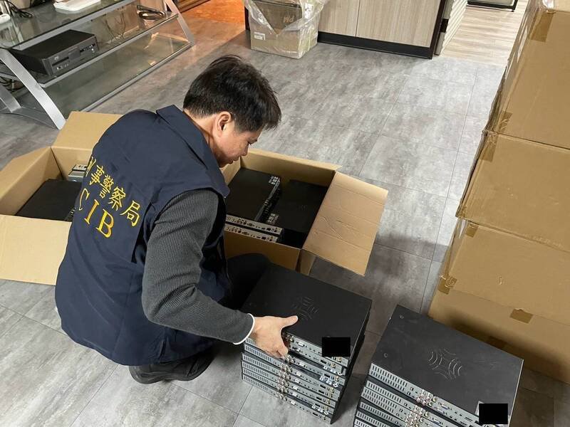 专案小组陆续展开两波搜索。（警方提供）