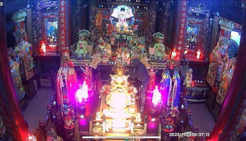 陈嫌被依加重窃盗罪送办，检方谕知5万元交保。（庙方提供）