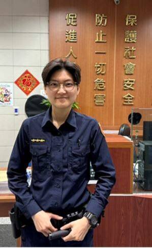 士林分局文林派出所警员黄亭瑄（记者刘庆侯翻摄）