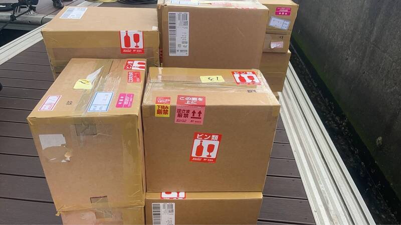 上万包加热烟分装在24个纸箱内。（海巡署侦防分署宜兰查缉队提供）