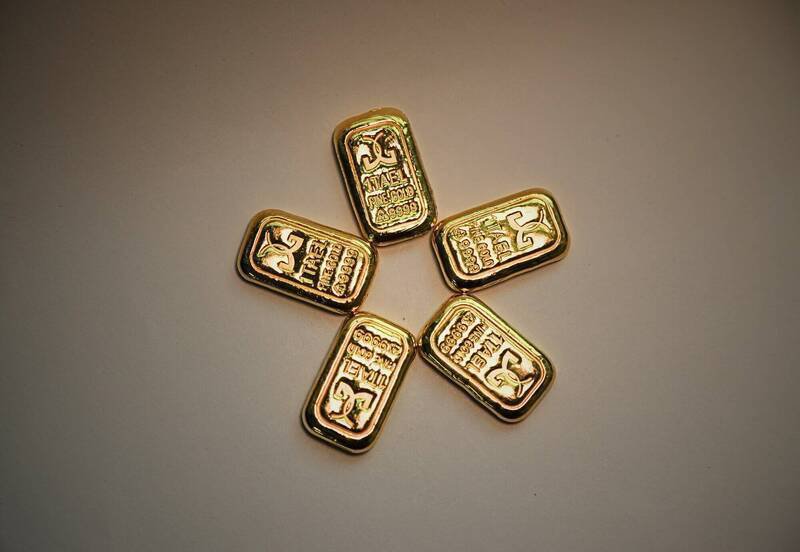 范姓男子假冒少东骗得巨款购买金条，落网被扣押后委由行政执行署桃园分署拍卖。（记者余瑞仁翻摄）