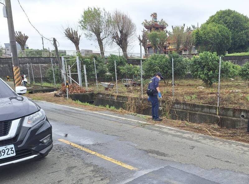 46岁沈姓阿男子陈尸莲区石安排水沟，警排除外力所致。（民众提供）