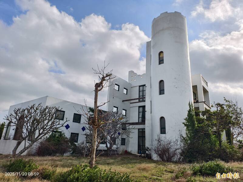 歇业多时的「半日闲」民宿，惊传宵小闯入窃取价值百万金饰与现金。（记者刘禹庆摄）