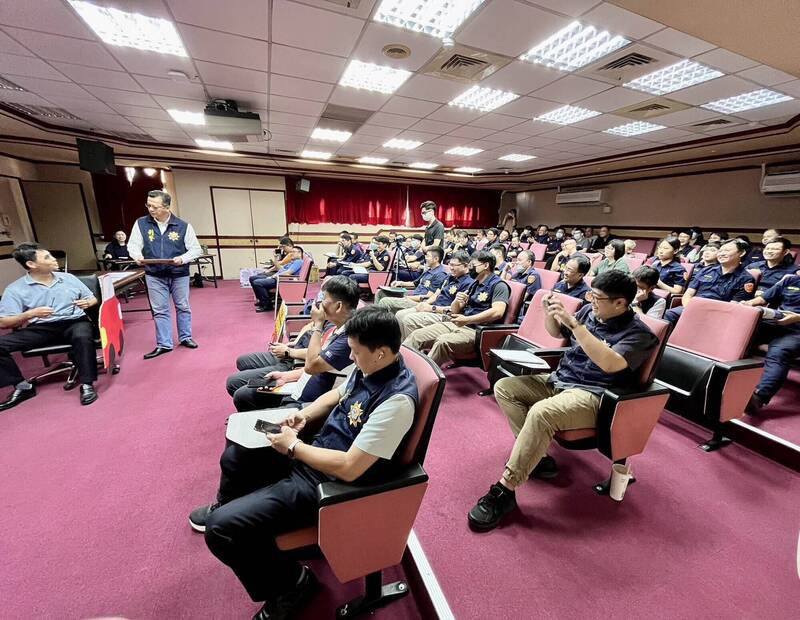 毒品唾液快筛上路前，彰化警局先行模拟演练。（图由警方提供）