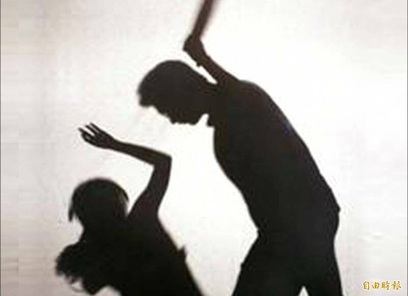 女童控幼儿园围棋老师上课碰嘴碰腰，求偿60万。（示意图）