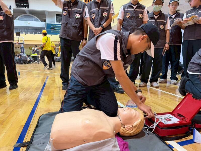 全国「替代役防救灾协作竞赛」，南市代表队应对沈稳与熟练迅速。（南市民政局提供）