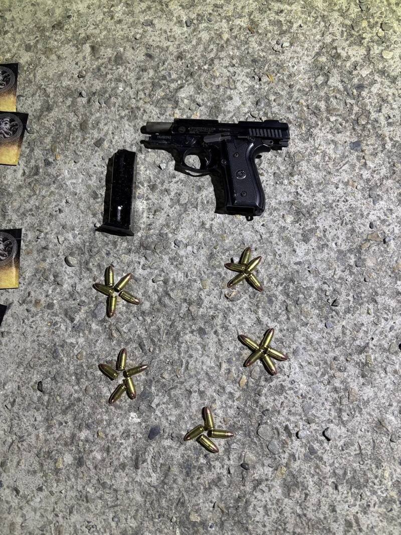 警方查扣涉案枪弹等证物。（警方提供）