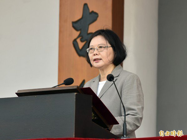 国军105年7月1日将级人员定期晋任，业奉总统蔡英文核定：国防部晋任中将6员、晋任少将27员，总统府晋任中将1员，国安会晋任少将1员，海巡署晋任少将2员，合计37员，于民国105年7月1日生效。（资料照，记者张忠义摄）