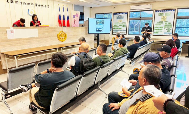 士林分署拍卖2019年出厂福特车辆，以22.2万元顺利拍定。（记者刘咏韵翻摄）