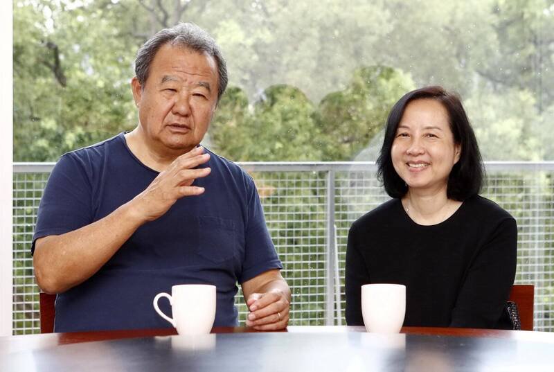 台玻集团总裁林伯实（左）与学学文创董事长徐莉玲（右）夫妇。（资料照）