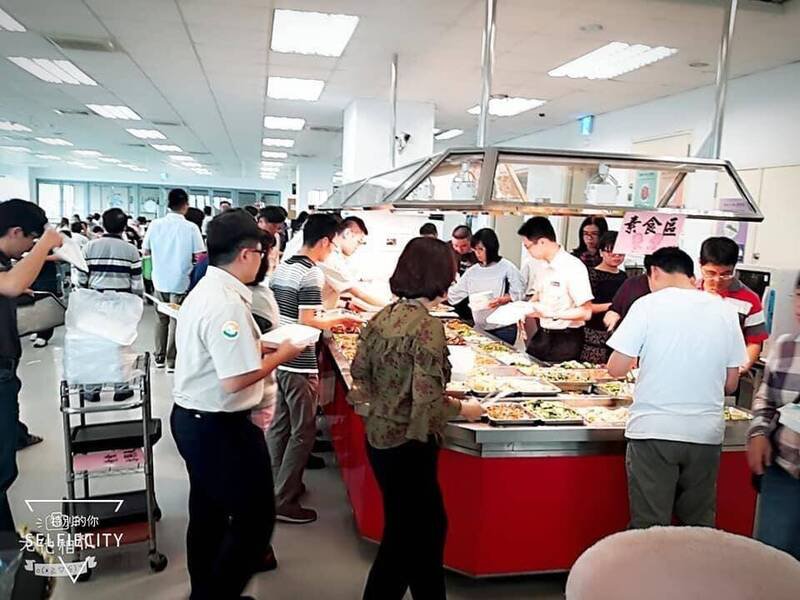 凤山某便当店遭恶意弃单21个便当，老板报警揪出前员工恶搞。（翻摄便当店脸书粉专）