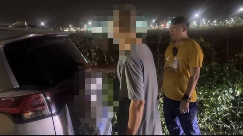 张姓男子犯案时被警方逮个正著。（图由民众提供）