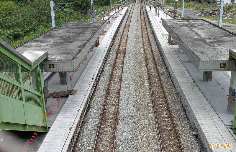 北回铁路观音隧道号志电缆线遭人剪断，但未被偷走，作案动机启人疑窦，图为北回铁路武塔路段。（记者江志雄摄）