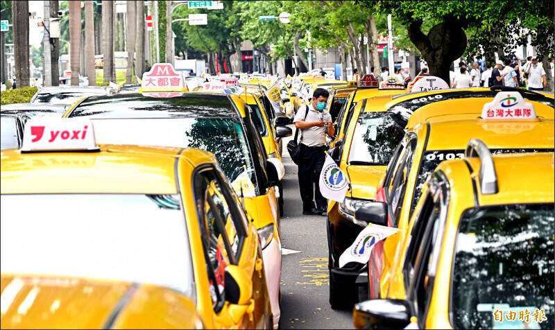 杨姓父亲载客中风车祸后讨扶养费，杨姓2子反指赌博欠债、40年未养未探视，法院认定情节重大裁定免扶养。（资料照）