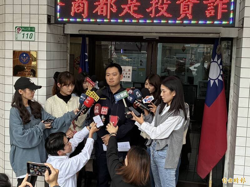 中山一派出所所长李欣鸿受访强调，同仁接获通报、冲到现场，没有任何犹豫，就是要保护民众，希望社会各界给警方更多的鼓励与支持，就算只是一句话，对警方都是很大的鼓励。（记者王冠仁摄）