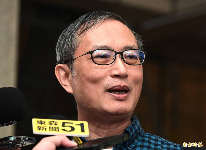 台大医院急诊医学部主治医师颜瑞升与其女儿在北捷随机伤人事件发生后，前往现场协助分流、治疗伤患。（记者王艺菘摄）