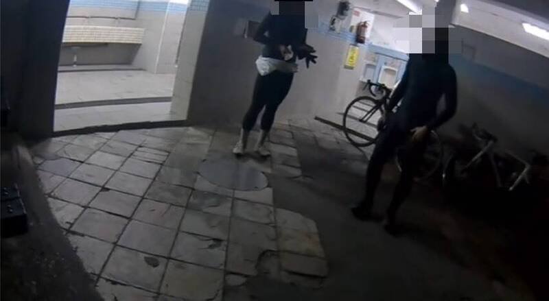 2名高中生骑自行车挑战合欢山武岭，因准备不足被山区剧降的气温冷到。（警方提供）