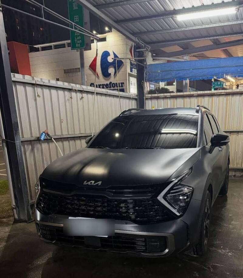 张男承租大卖场停放韩国KIA休旅新车被偷。（源自Threads  gnimiy__3170）