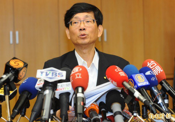 华航空服员取得罢工权，即使华航资方全力灭火，但民航局表示，航线必受到影响。（华航总经理张有恒，记者张嘉明摄）