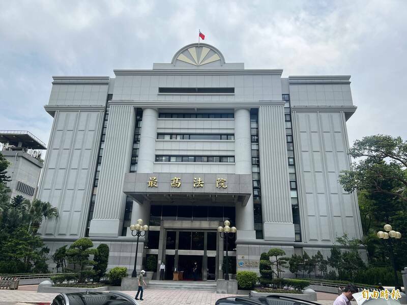 尤男辩称，是热水瓶意外倾倒导致烫伤，并指前妻可能自行泼水自伤，二审参酌现场水渍、伤势分布、医疗纪录及证人证词，认定被害人在无防备状态下遭人泼洒大量热水，且案发时屋内仅尤男一人，排除意外或自伤可能。（资料照）