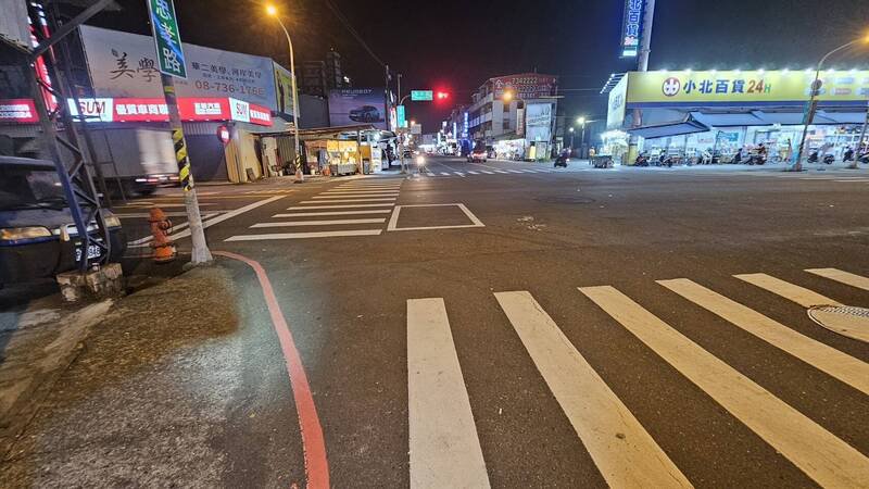 广东路与忠孝路口肇事现场。（屏东警分局提供）