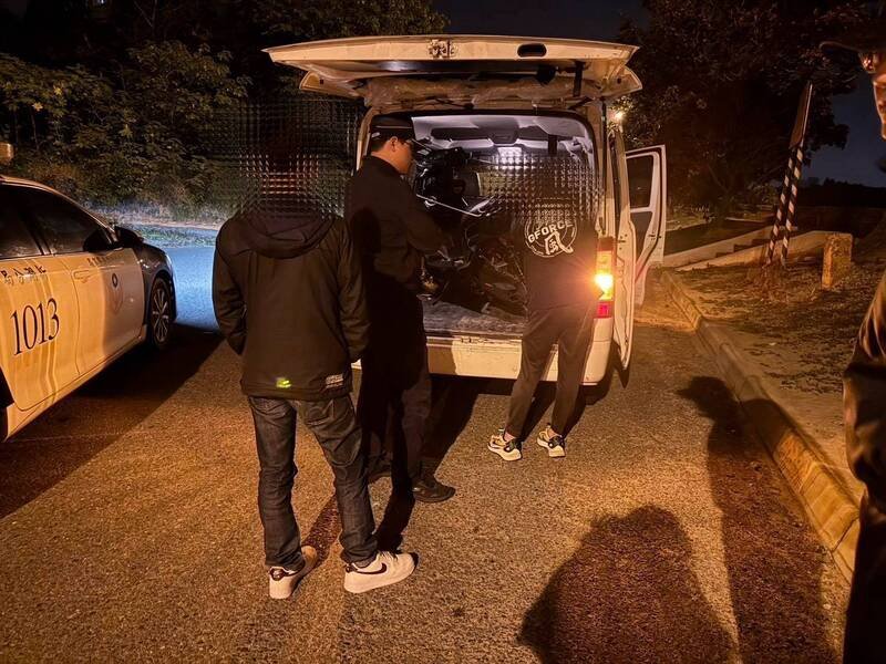 扫荡新竹县新丰湖口地区飙车歪风，检警跨县市拘提改装车业者和骑手。（新湖警分局提供）