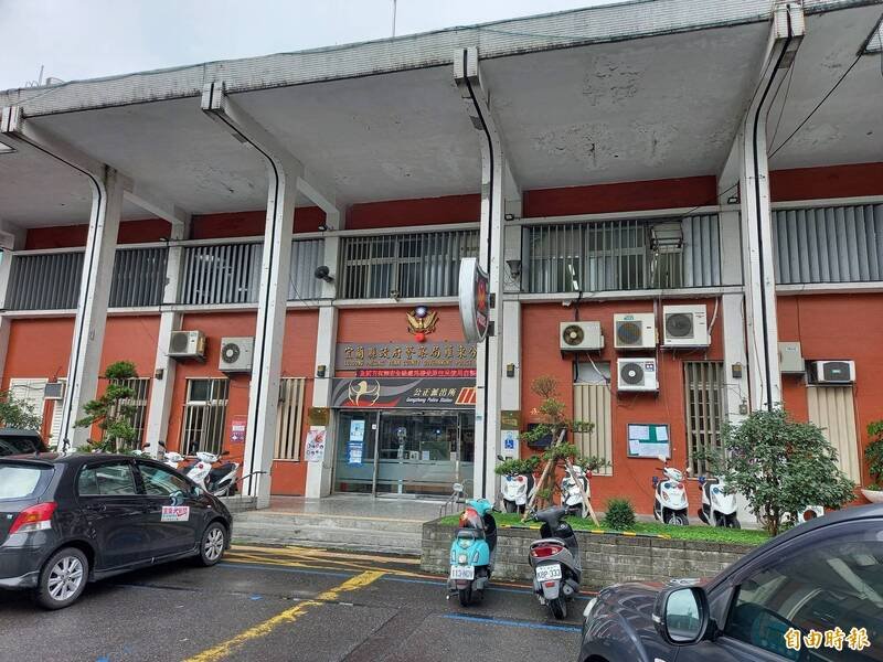 宜县某驾训班教练被控熊抱女学员，罗东警分局（如图）依违反性骚扰防治法送办。（记者江志雄摄）