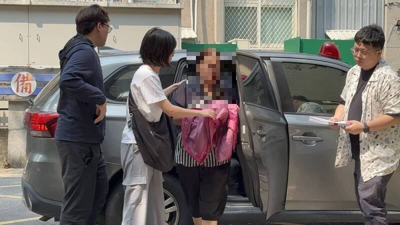 刘淑雯被谕知以5万元交保，并限制出境、出海。（记者刘咏韵摄）