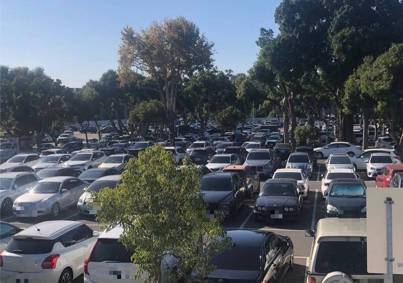 台中大坑9号步道附近停车场，今天下午发现1名男子倒卧车子后方已明显死亡。（资料照）