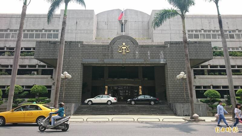 花3万买假学历冒充教师　屏东男遭判刑（记者叶永骞摄）