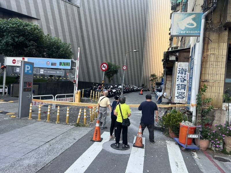警方封锁现场。（记者王冠仁翻摄）
