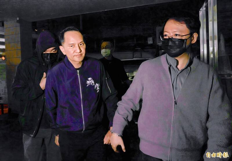 爱尔丽偷案，爱尔丽总裁常如山（中）、特助张元龄（右）、针孔业者谢金亨（左）声押禁见。（资料照，记者王艺菘摄）