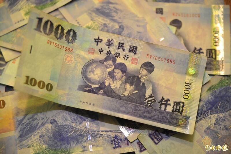 女行政林昕洁侵占60万劳健保费，老板知情后留任她扣薪抵债；台南地院依业务侵占罪判刑6月、缓刑3年。（记者王捷摄）