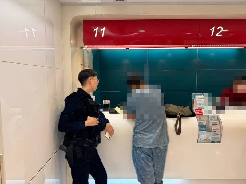 32岁林男想领224万元现金买阿尔法（Alphard）休旅车休旅车，但他说不清楚谁要卖他，警察认为他被骗。（民众提供）