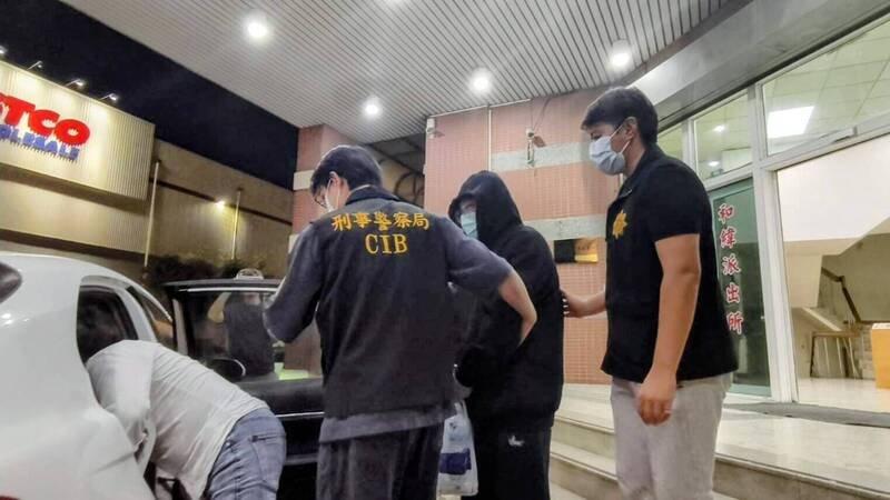 29岁李男的新婚妻子井云蓉独自赴日旅游却陈尸河口湖旅馆，他返台入境在机场就被逮捕，到案后异常冷静，法官已裁定羁押禁见。（民众提供）