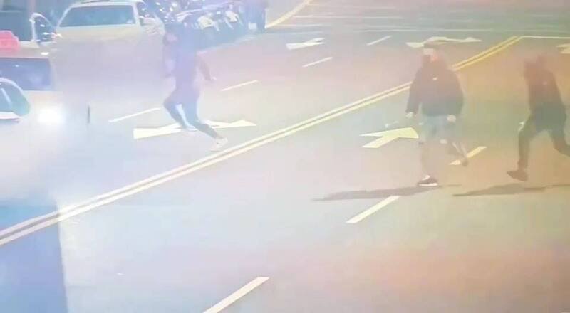 死者黄男等人持刀攻击林男。（资料照）